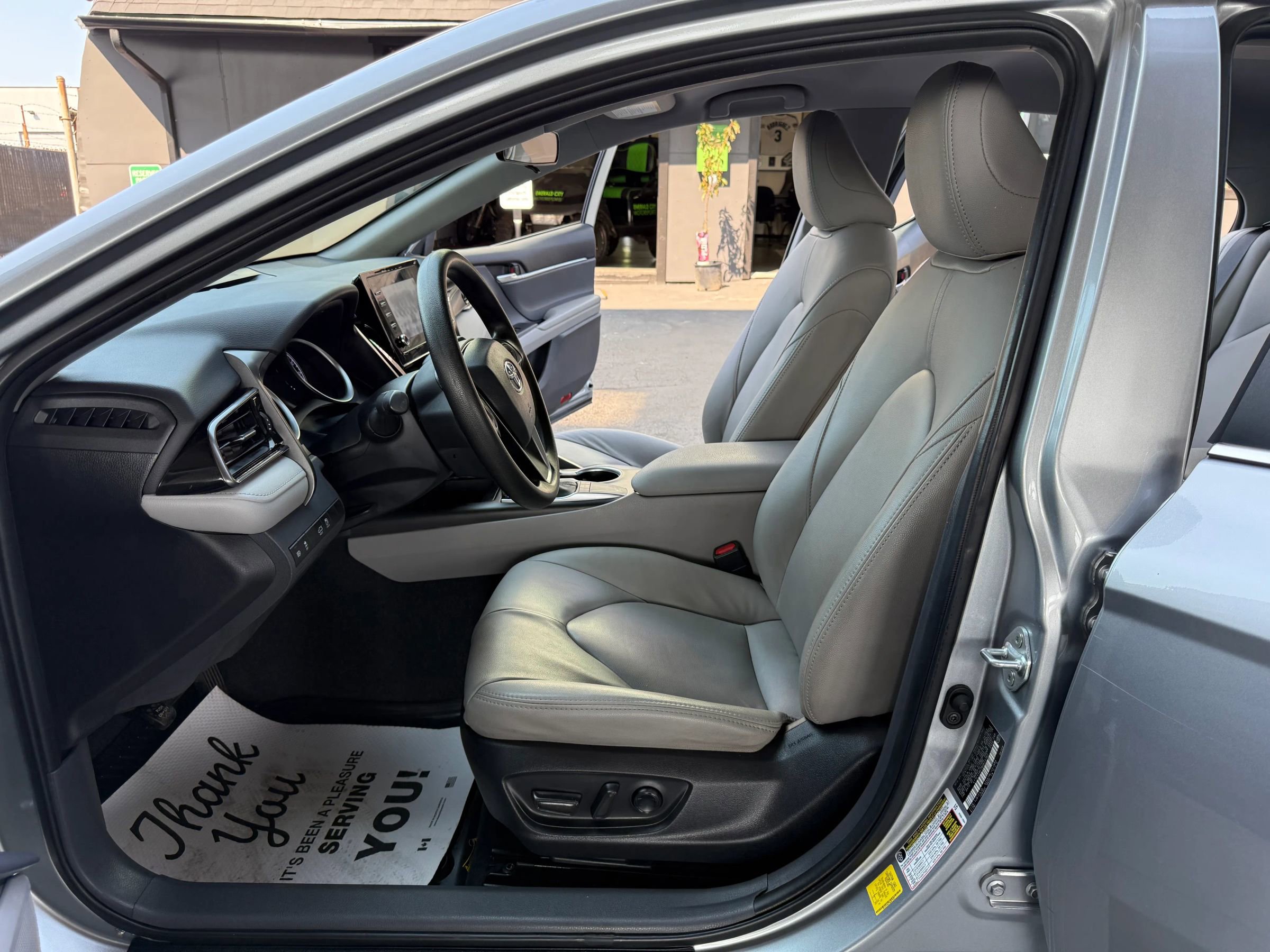 Used 2022 Toyota Camry LE image 8