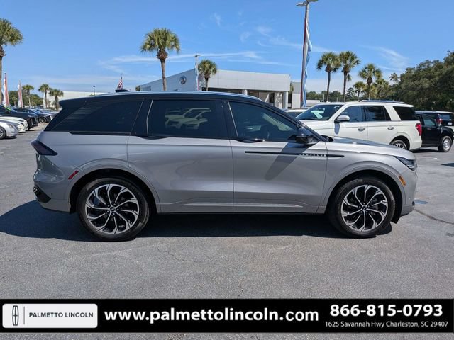 Used 2024 Lincoln Nautilus Reserve w/ Equipment Group 202A AWD/4WD image 2