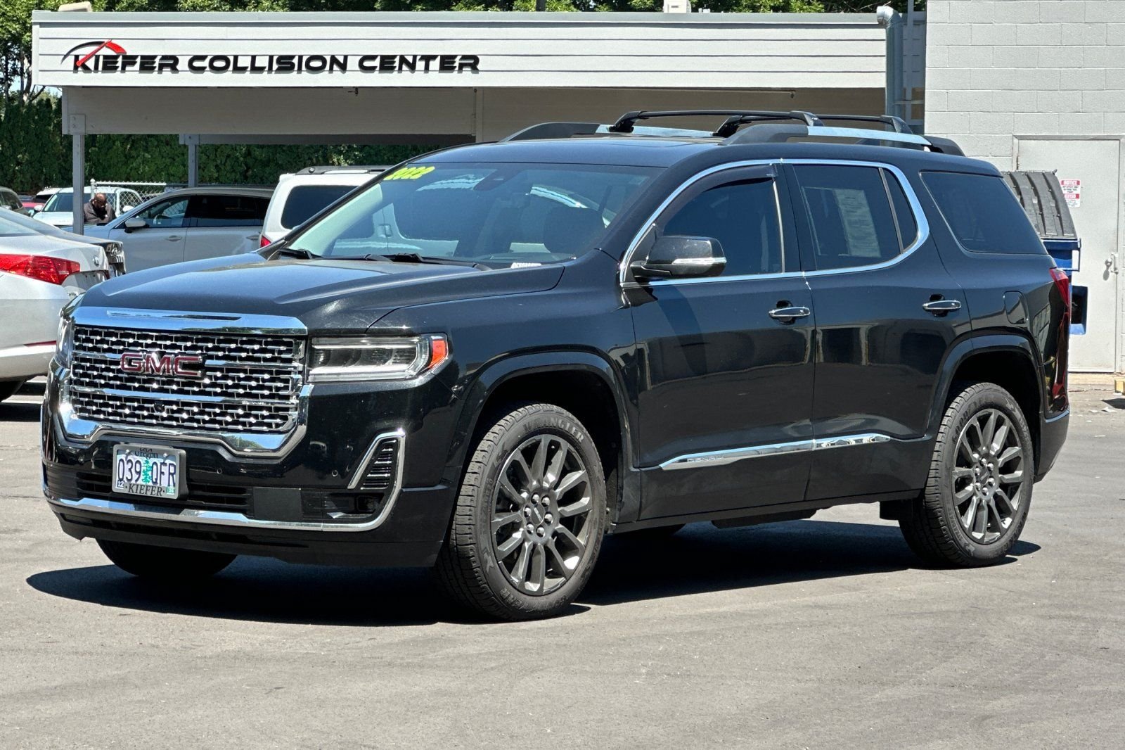 Used 2022 GMC Acadia Denali w/ Black Diamond Edition AWD/4WD image 8