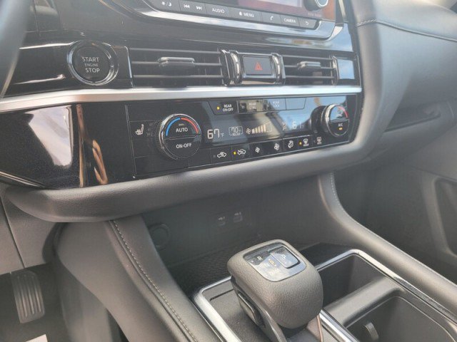 Used 2025 Nissan Pathfinder SV FWD image 18