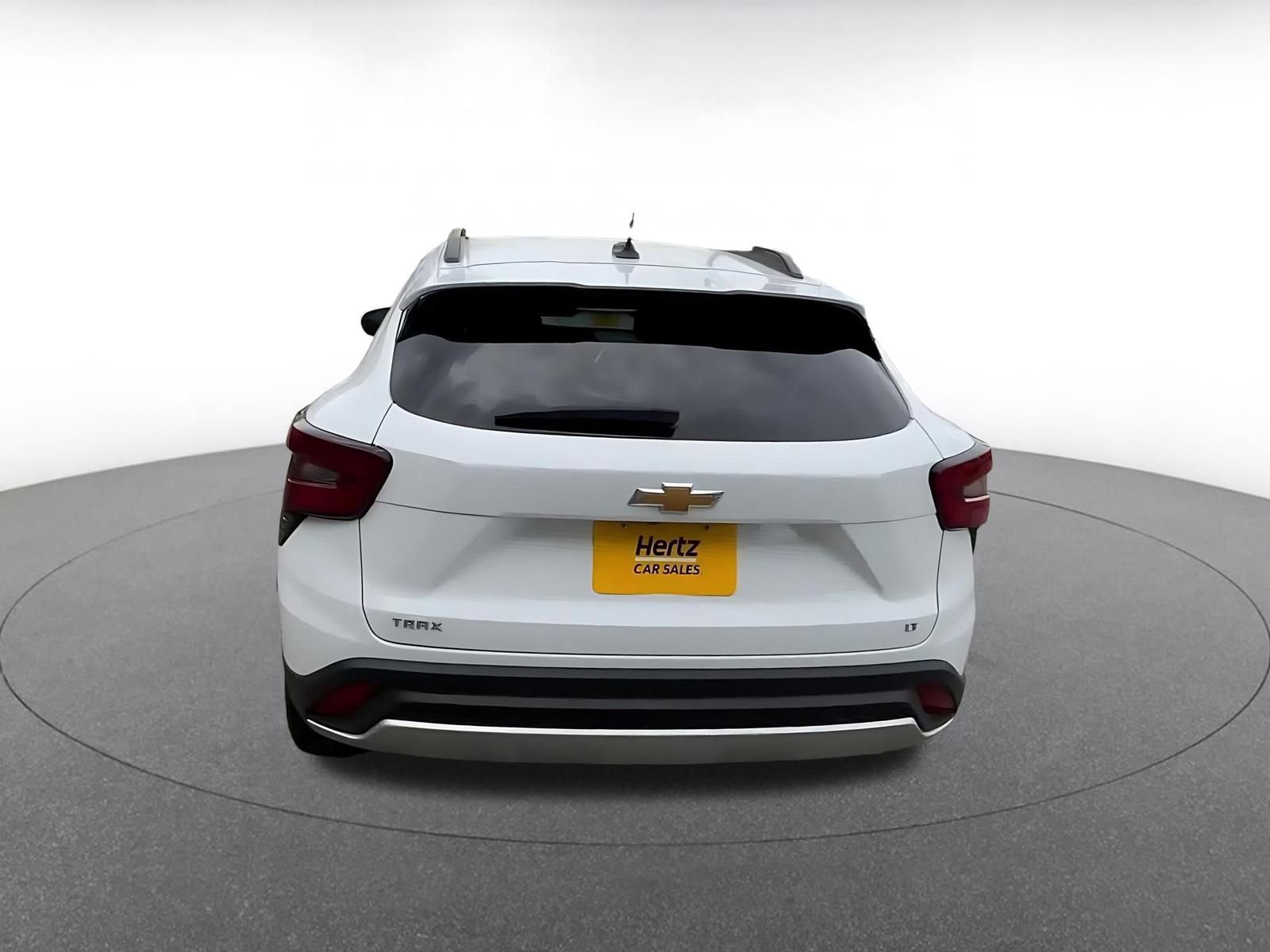 Used 2025 Chevrolet Trax LT FWD image 13