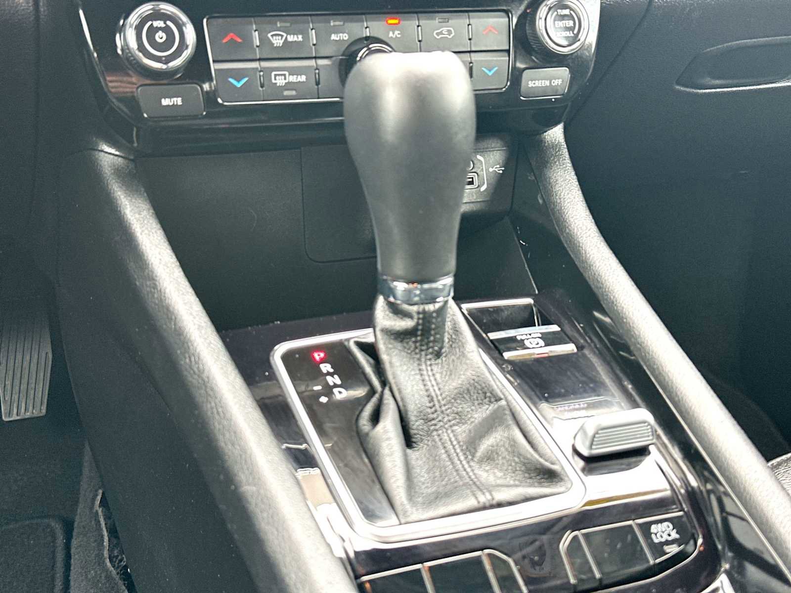 Used 2025 Jeep Compass Limited AWD/4WD image 21