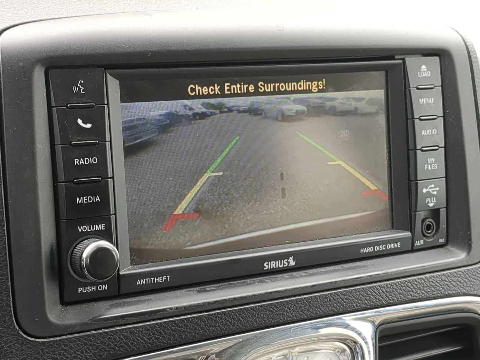 Used 2013 Chrysler Town & Country Touring-L FWD image 27