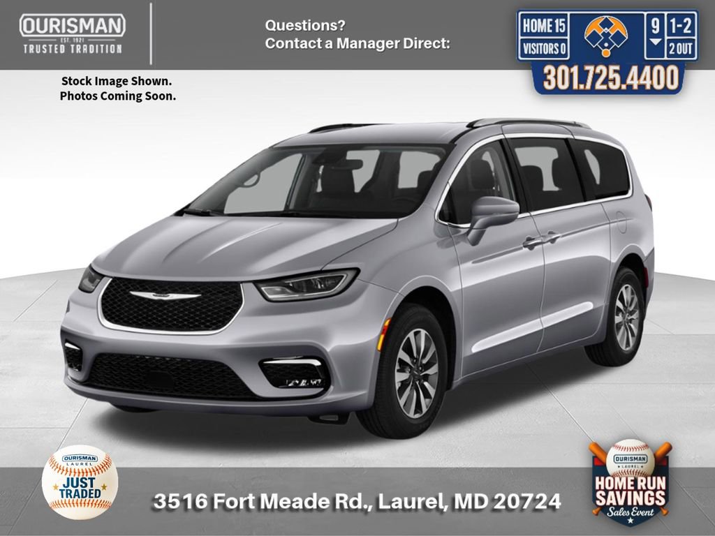 Used 2021 Chrysler Pacifica Touring-L FWD image 1