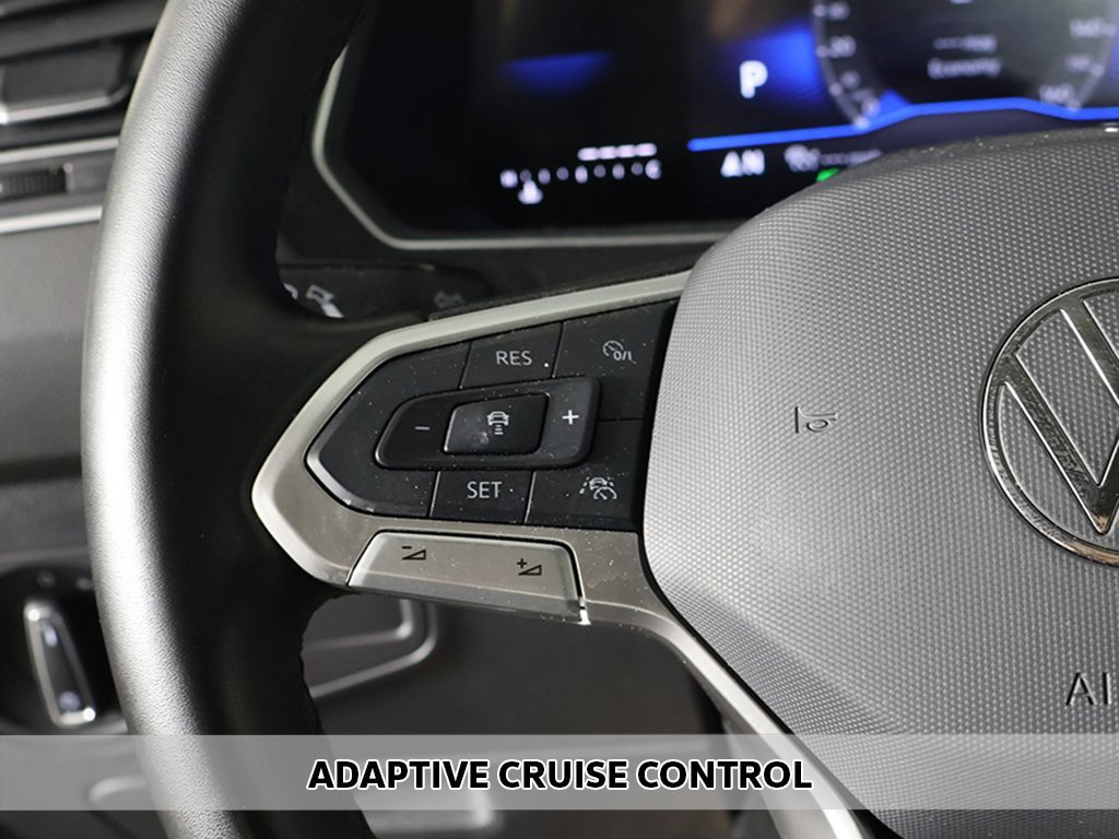 Used 2024 Volkswagen Tiguan SE image 3