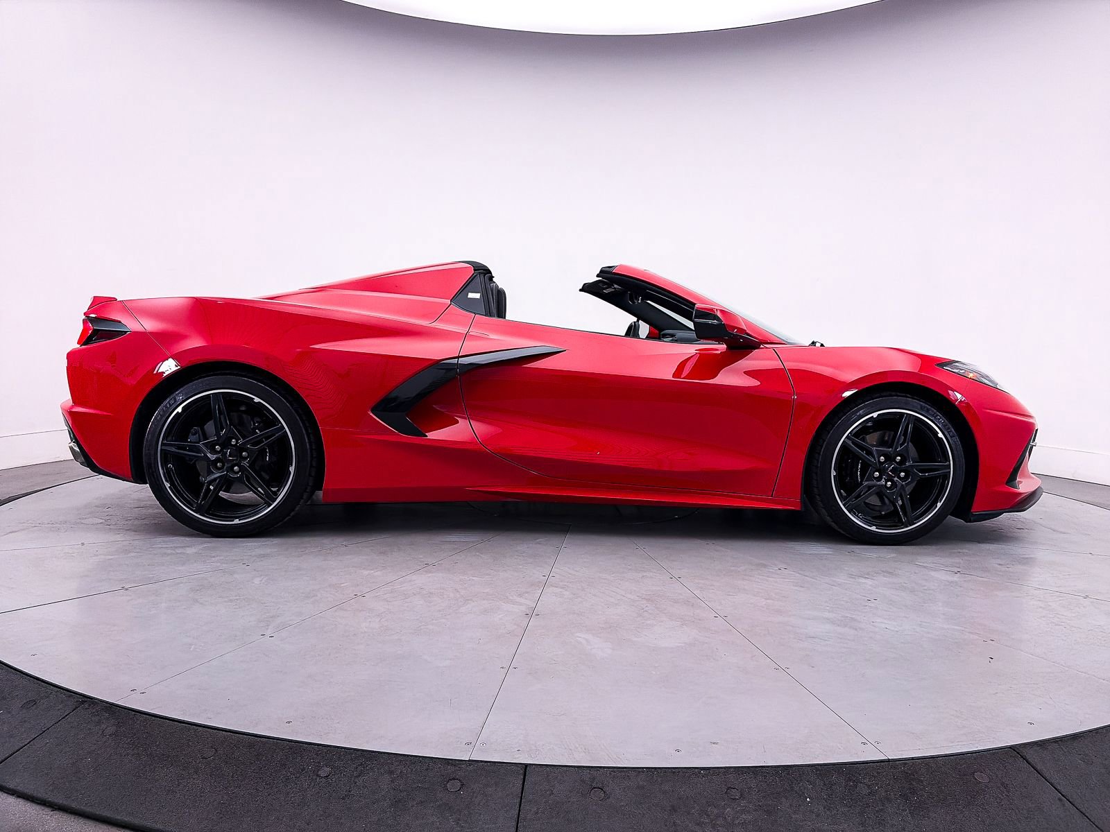 Used 2024 Chevrolet Corvette Stingray Preferred Conv w/ 2LT RWD image 42