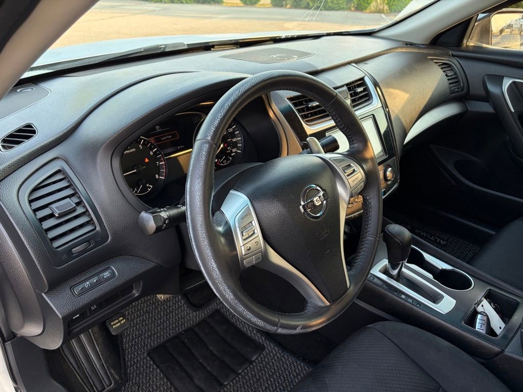 Used 2016 Nissan Altima 2.5 SR FWD image 14