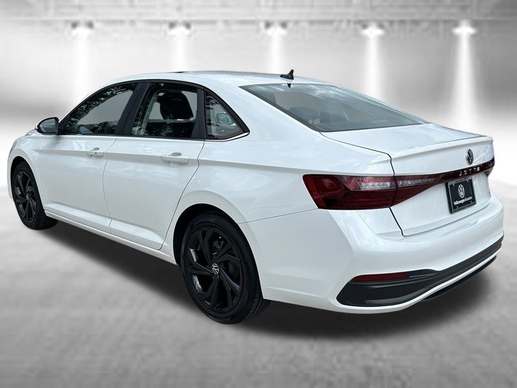Certified 2026 Volkswagen Jetta SE w/ Black Wheel Package FWD image 4