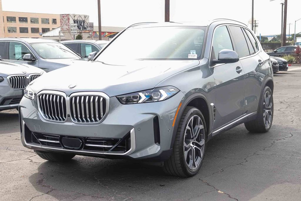 Used 2025 BMW X5 sDrive40i w/ Premium Package image 3