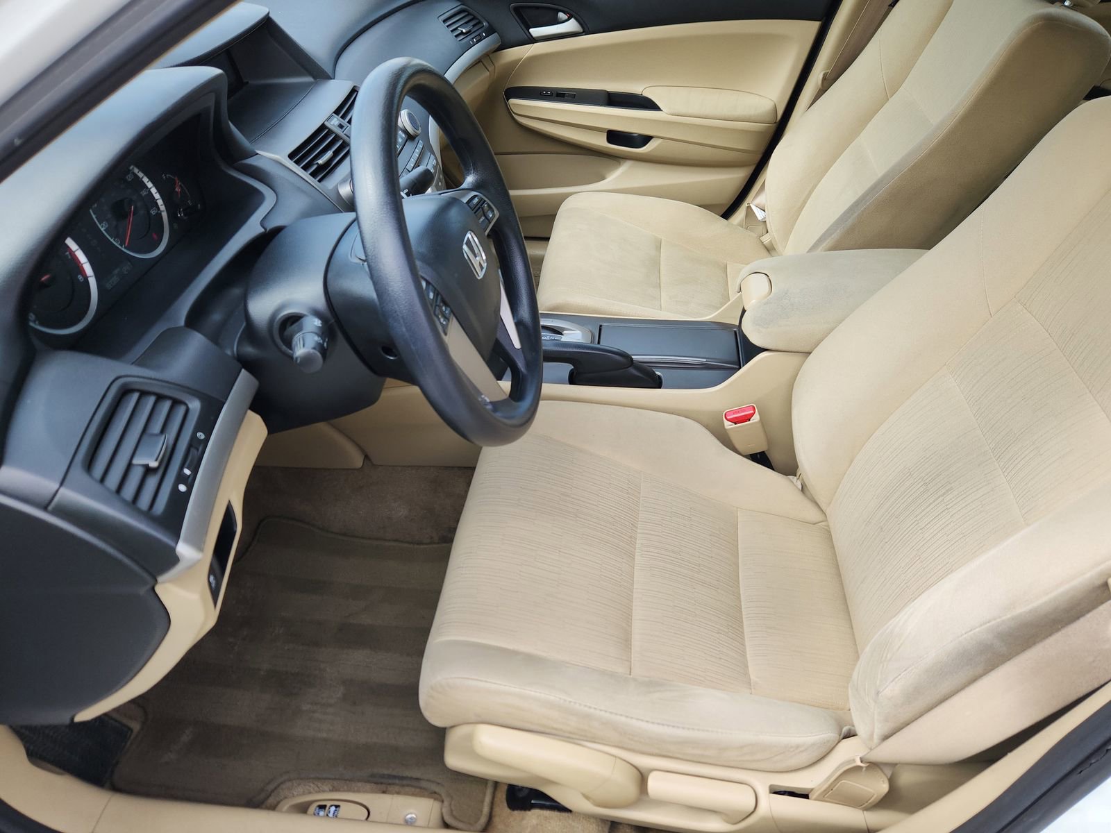 Used 2011 Honda Accord LX image 10