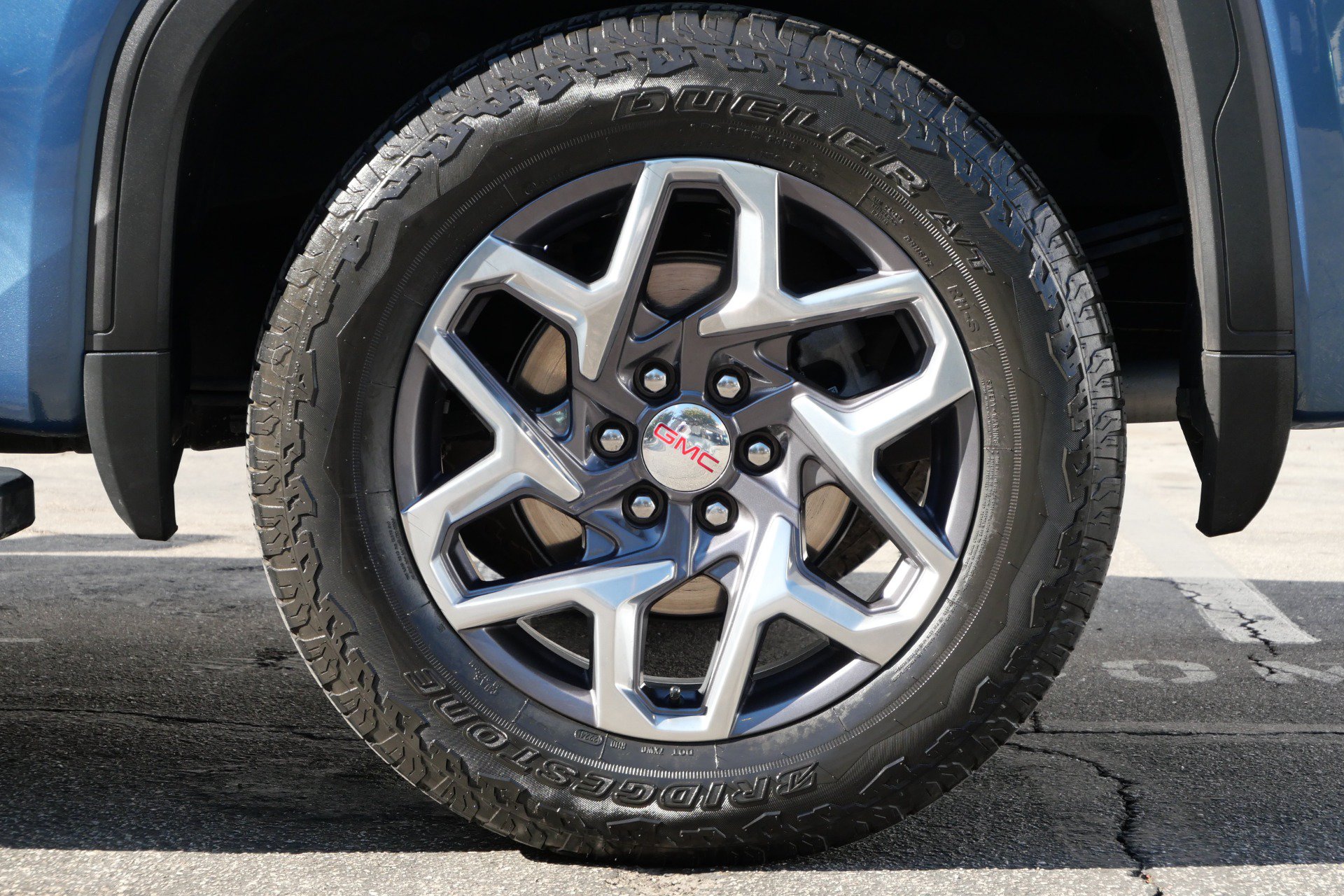 Used 2024 GMC Sierra 1500 SLT w/ SLT Premium Package AWD/4WD image 11