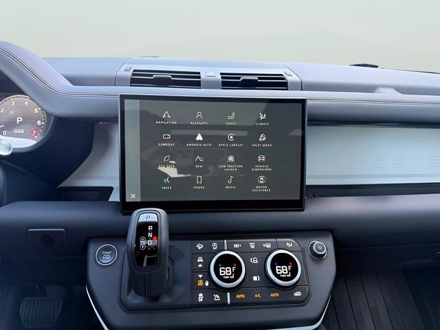 Certified 2025 Land Rover Defender 90 X-Dynamic SE image 27