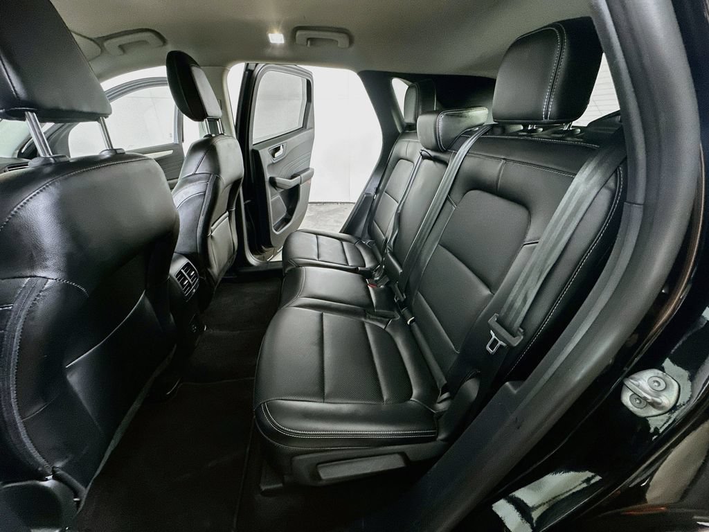 Used 2022 Ford Escape SEL FWD image 13