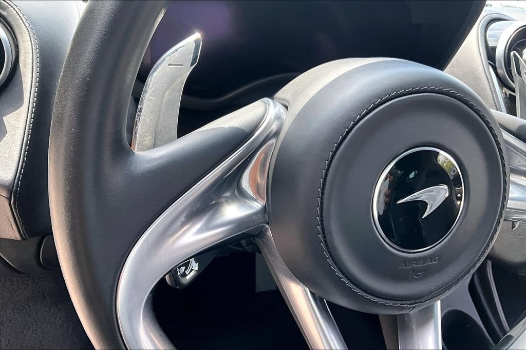 Used 2023 McLaren GT RWD image 23