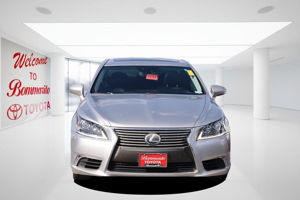 Used 2016 Lexus LS 460 AWD w/ Comfort Package image 4