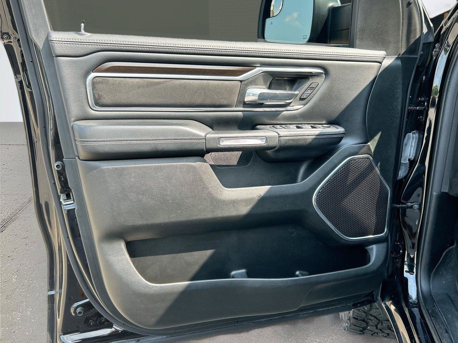 Used 2022 RAM 1500 Laramie AWD/4WD image 21