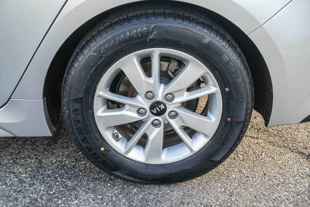 Used 2019 Kia Optima LX image 12