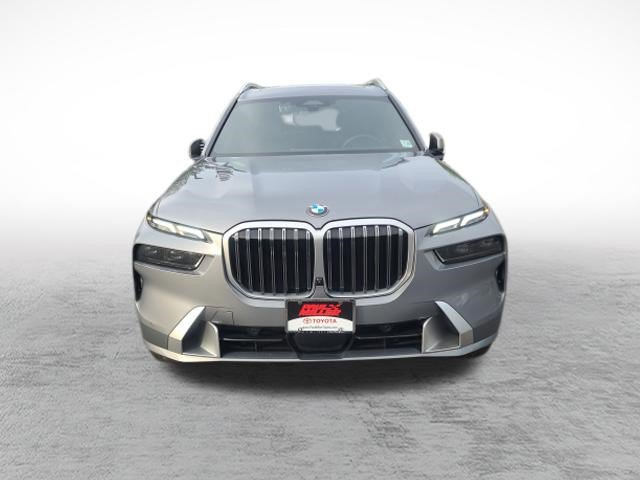 Used 2024 BMW X7 xDrive40i w/ Premium Package AWD/4WD image 2