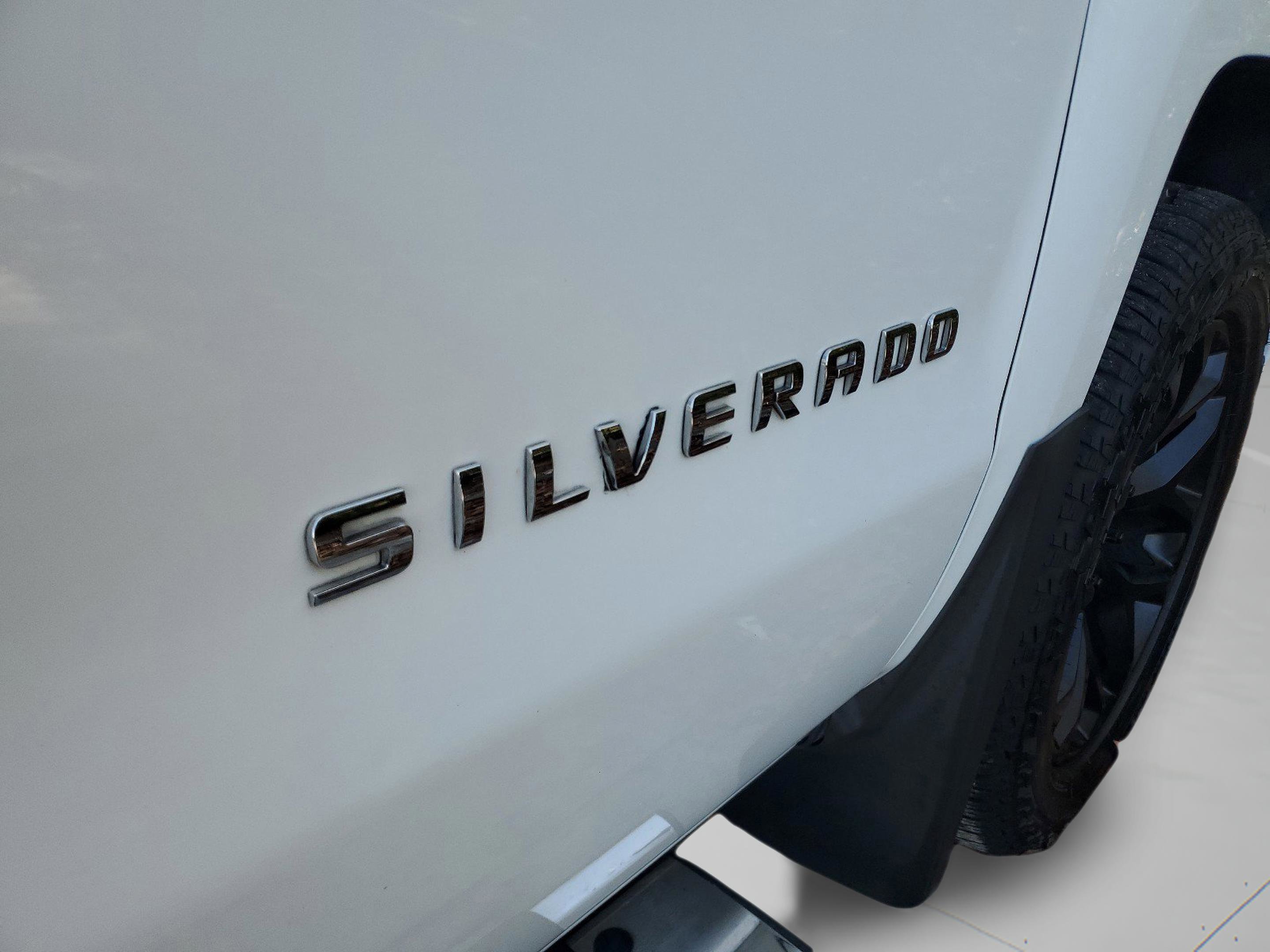 Used 2018 Chevrolet Silverado 1500 Custom w/ Custom Value Package RWD image 29