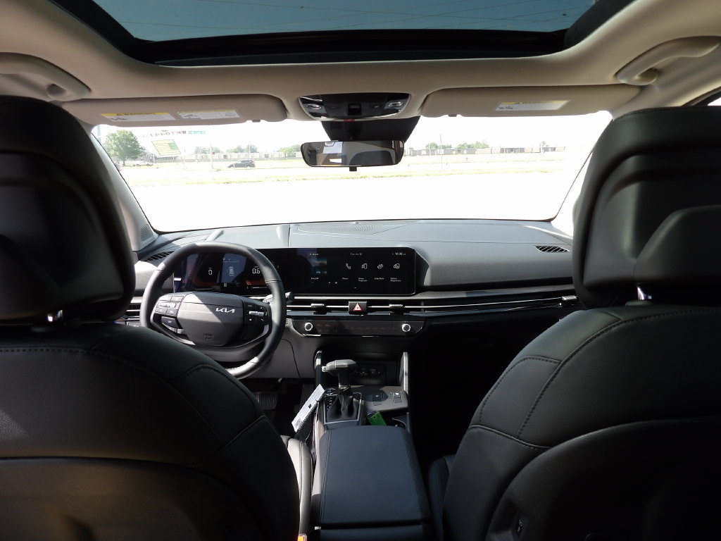 New 2026 Kia Sportage EX w/ EX Panorama Roof Package FWD image 28