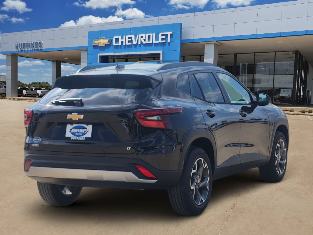 New 2026 Chevrolet Trax LT w/ Driver Confidence Package FWD image 5