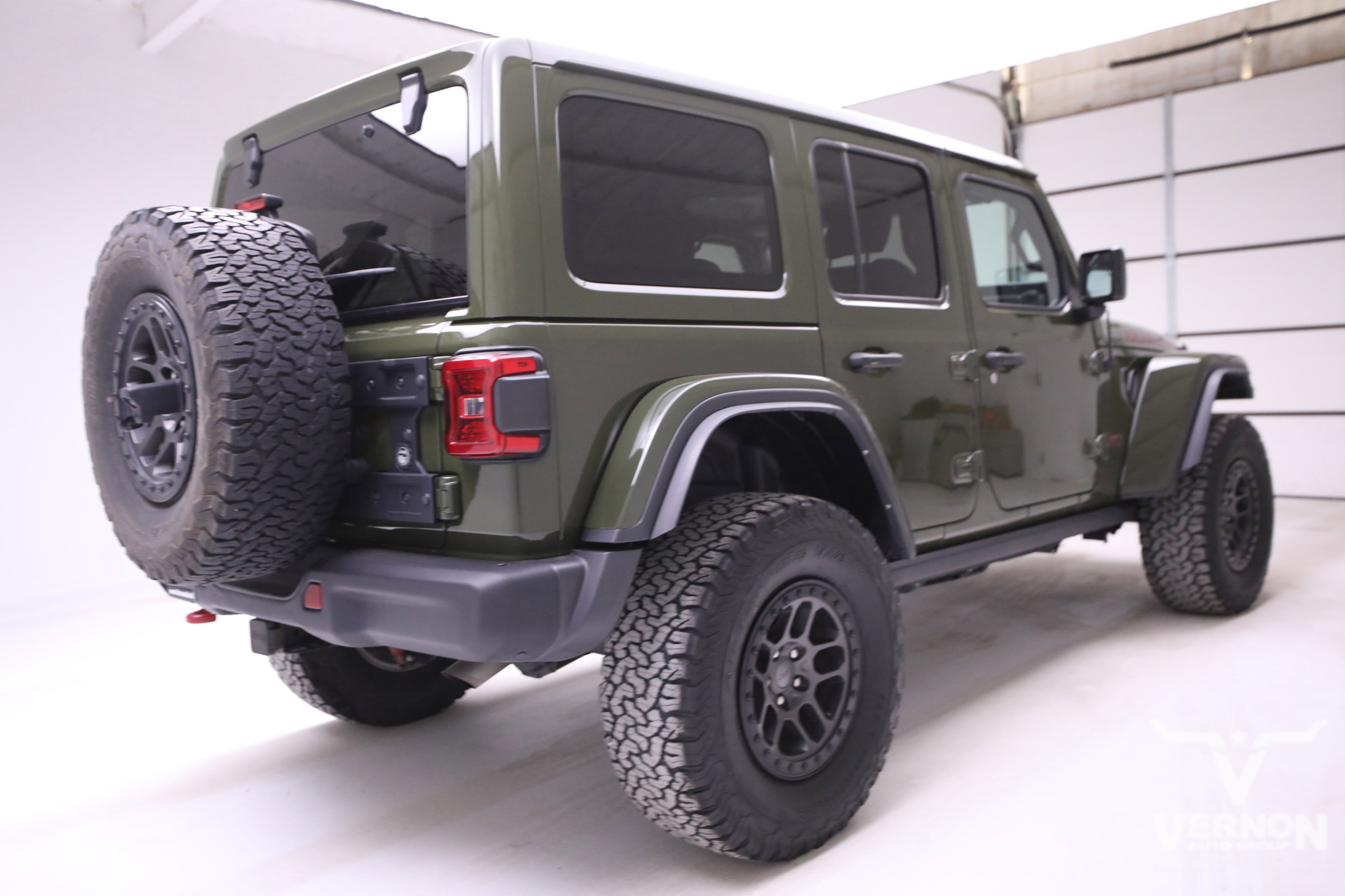Used 2022 Jeep Wrangler Unlimited Rubicon w/ Xtreme Recon 35" Tire Package image 5
