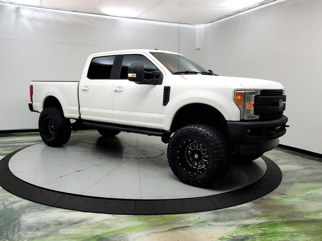 Used 2017 Ford F250 Lariat w/ Lariat Ultimate Package AWD/4WD image 3