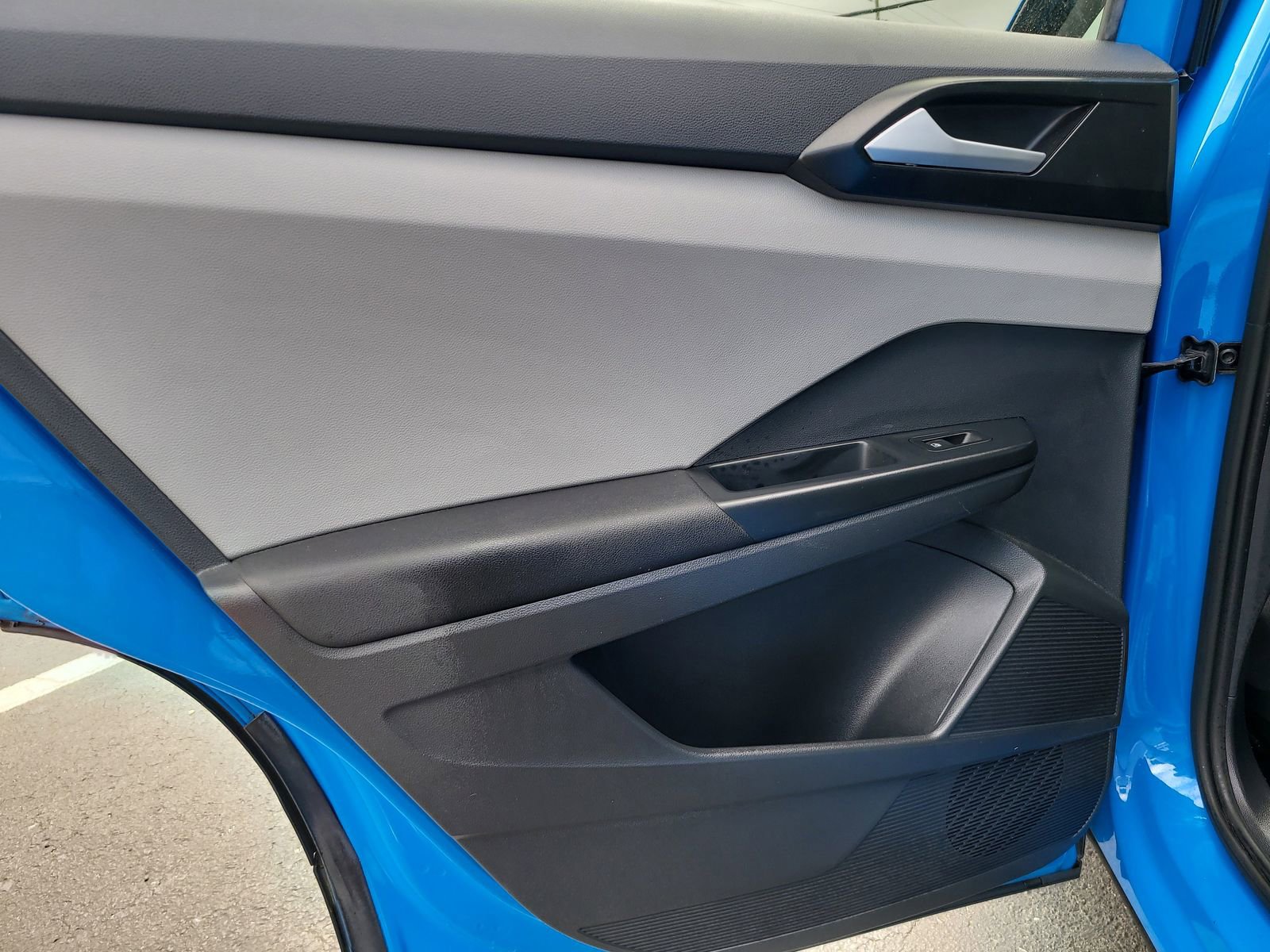 Used 2022 Volkswagen Taos SE image 11