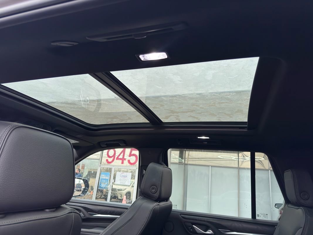 Used 2022 GMC Yukon Denali w/ Denali Premium Package image 45