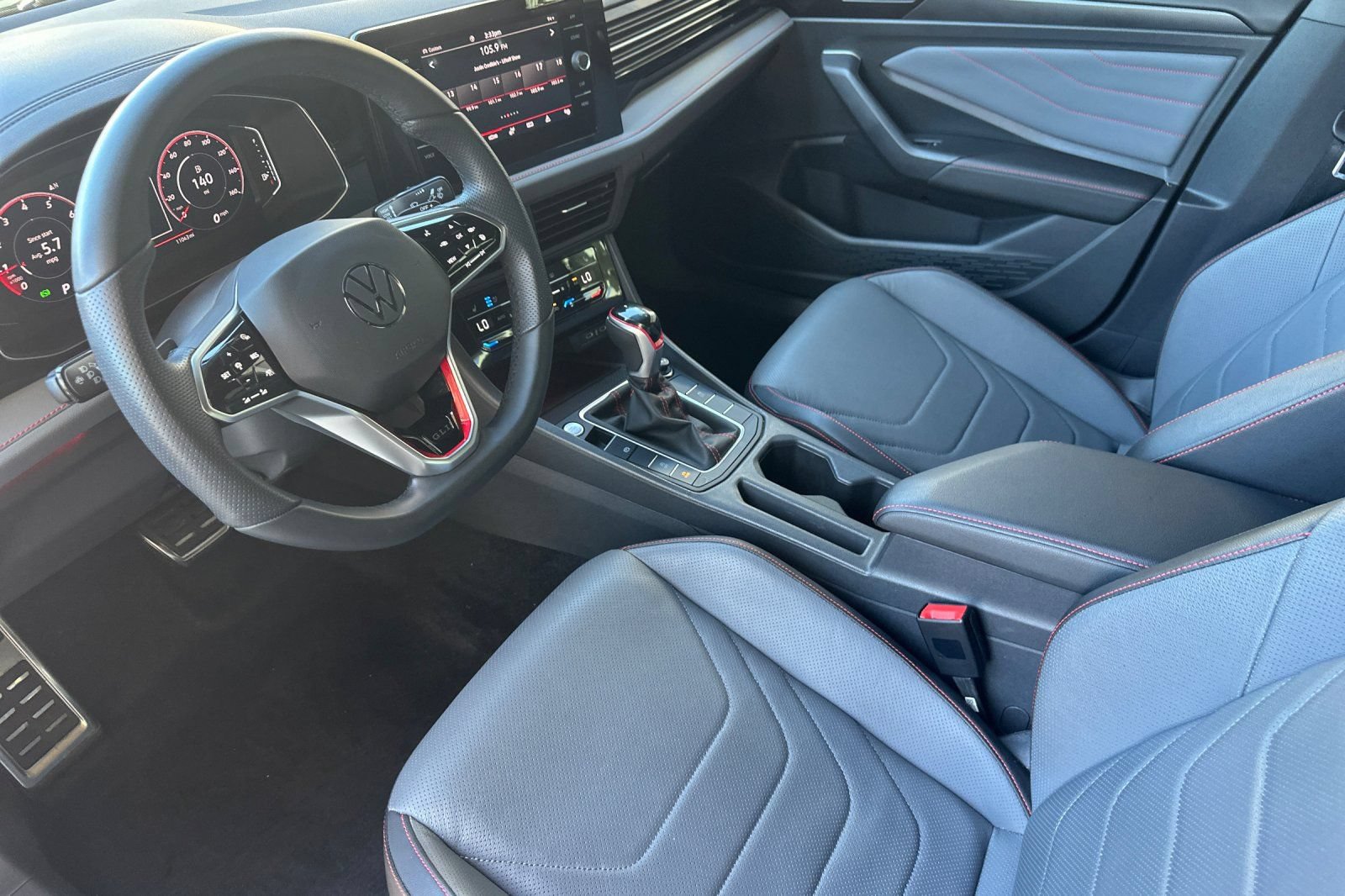 Used 2025 Volkswagen Jetta GLI Autobahn FWD image 10