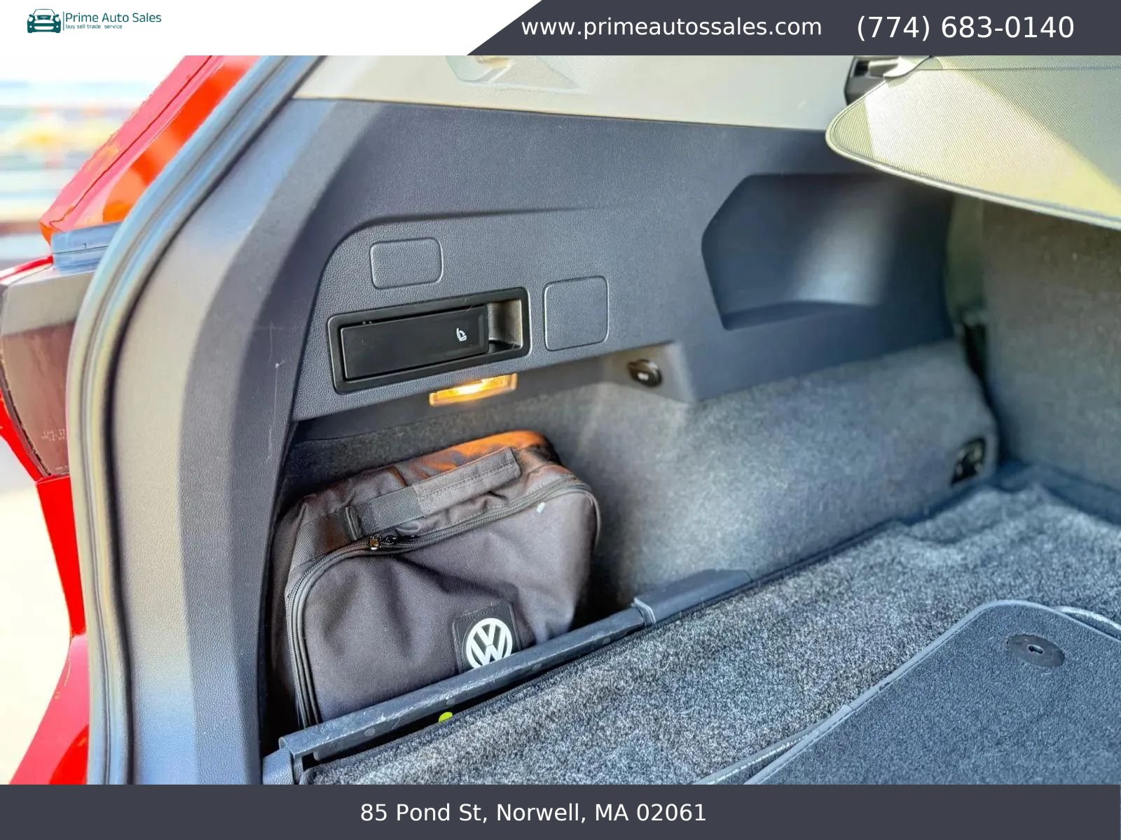 Used 2018 Volkswagen Tiguan SEL AWD/4WD image 18