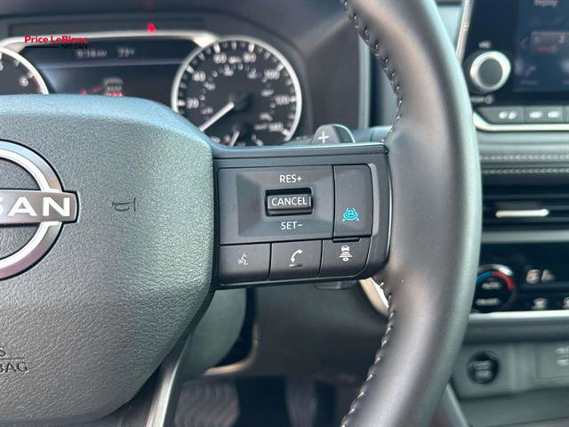 Used 2025 Nissan Rogue SV FWD image 23