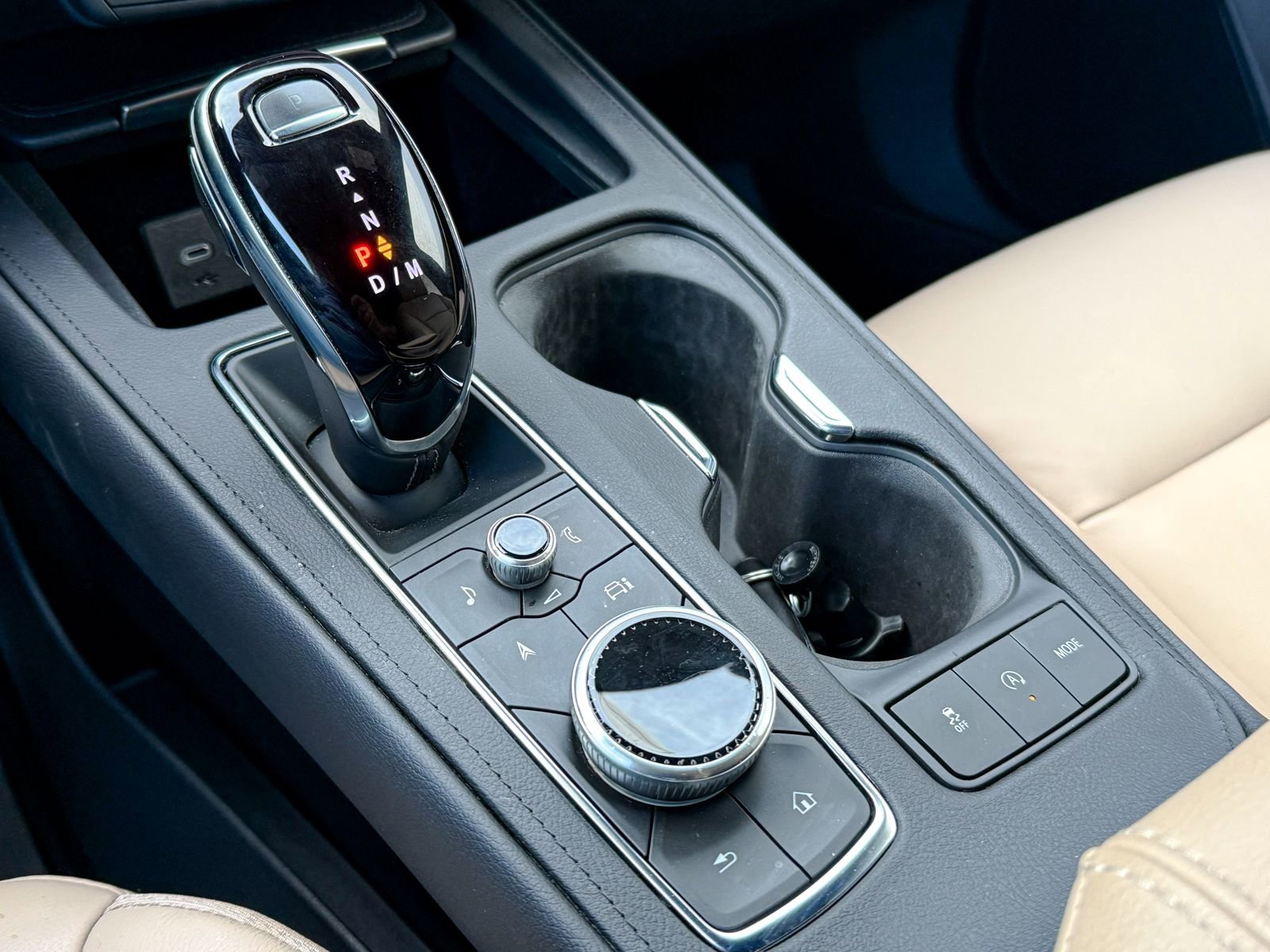 Certified 2024 Cadillac XT4 Premium Luxury w/ Technology Package image 25