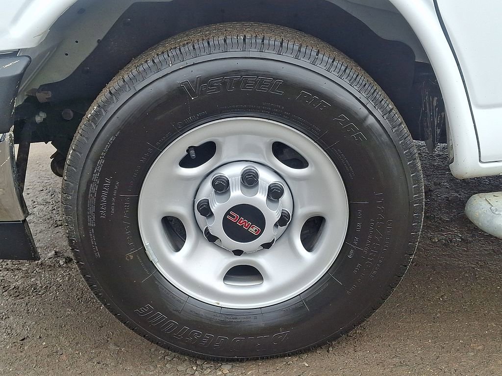 Used 2024 GMC Savana 2500 w/ Driver Convenience Package image 32