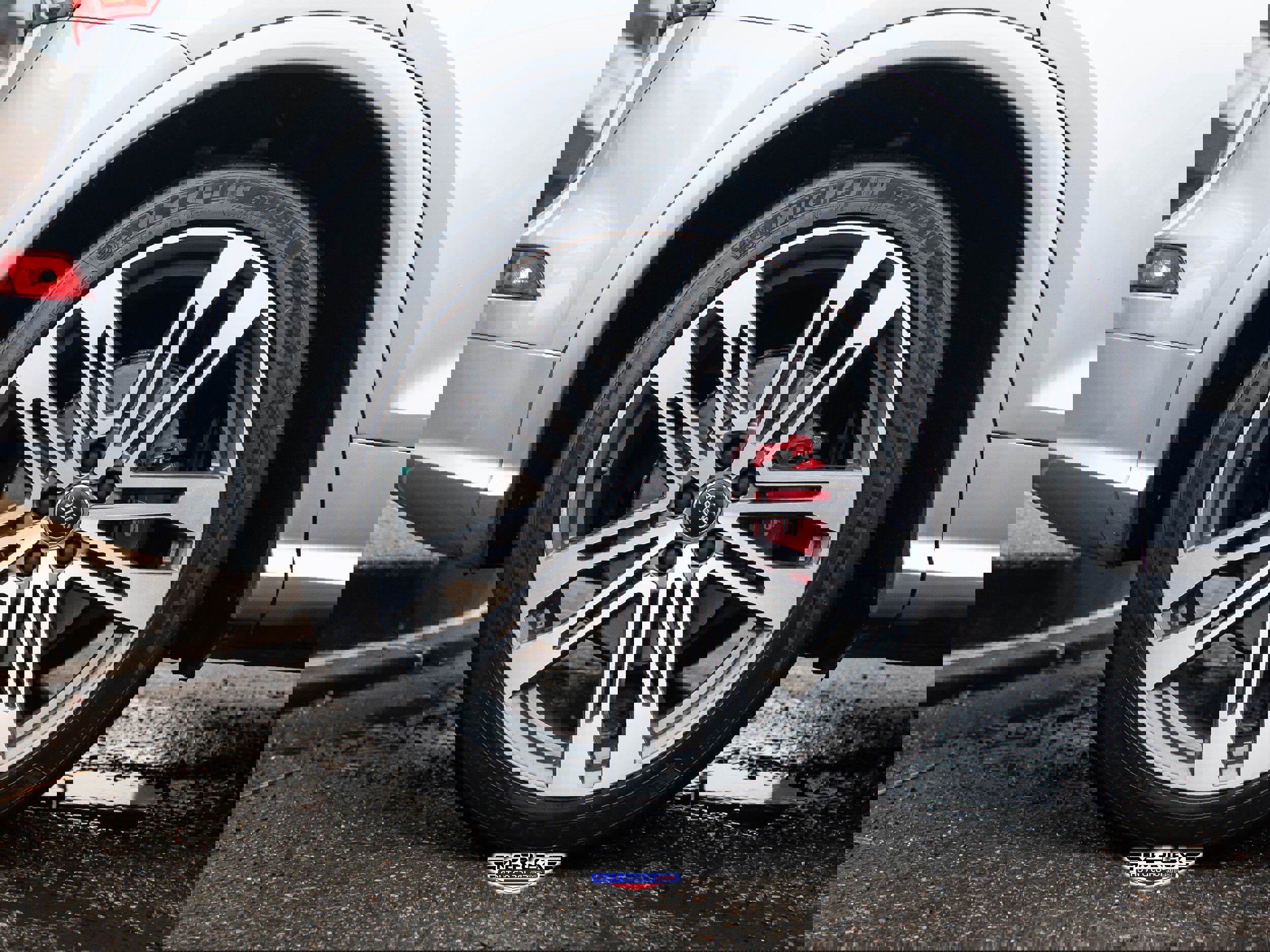 Used 2018 Audi SQ5 Prestige w/ Prestige Package image 11