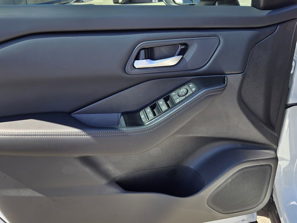 New 2026 Nissan Rogue SV w/ Cold Weather Package FWD image 10