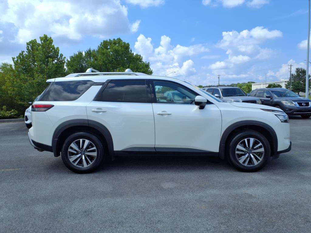 Certified 2024 Nissan Pathfinder SL image 14