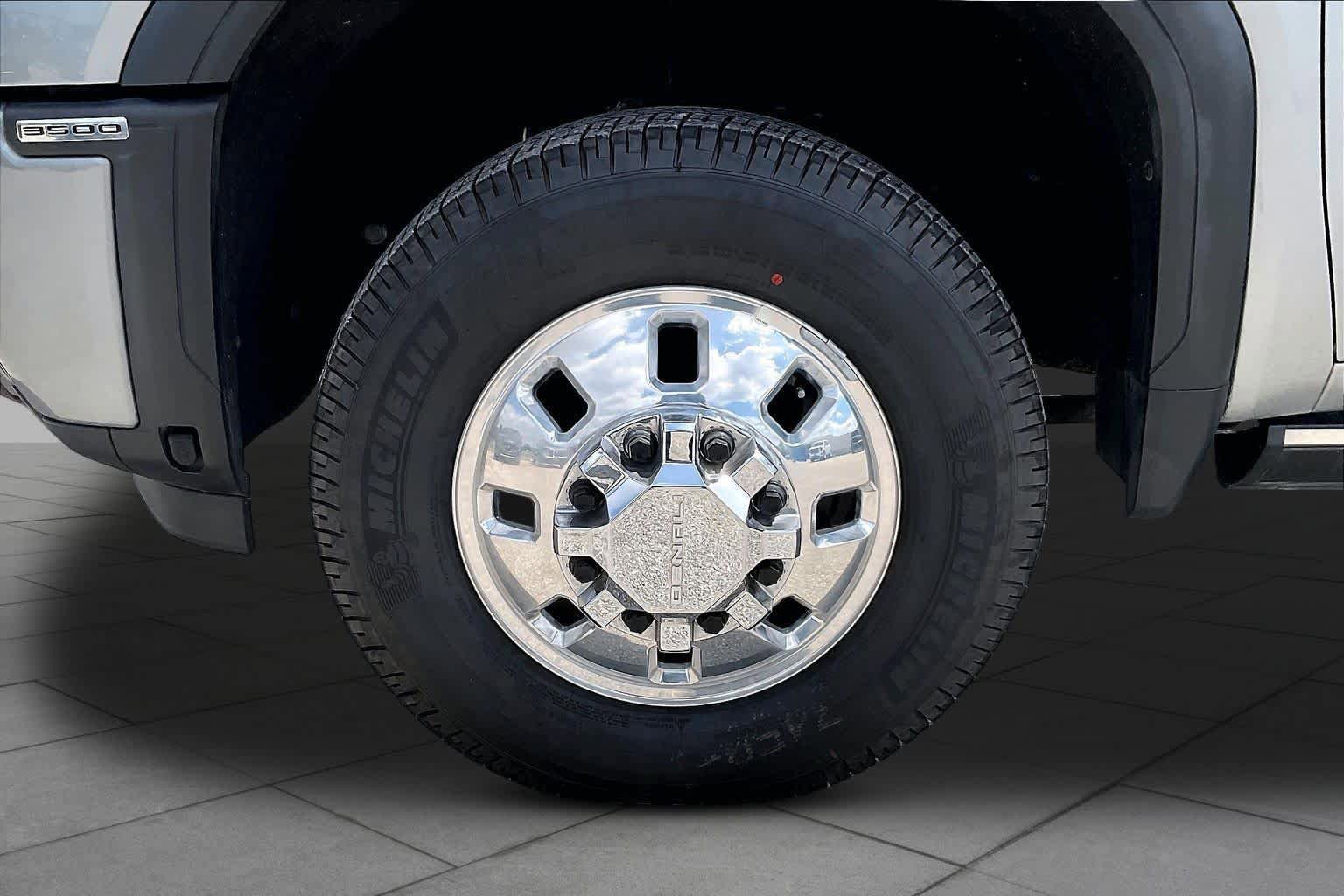 Certified 2024 GMC Sierra 3500 Denali Ultimate AWD/4WD image 11