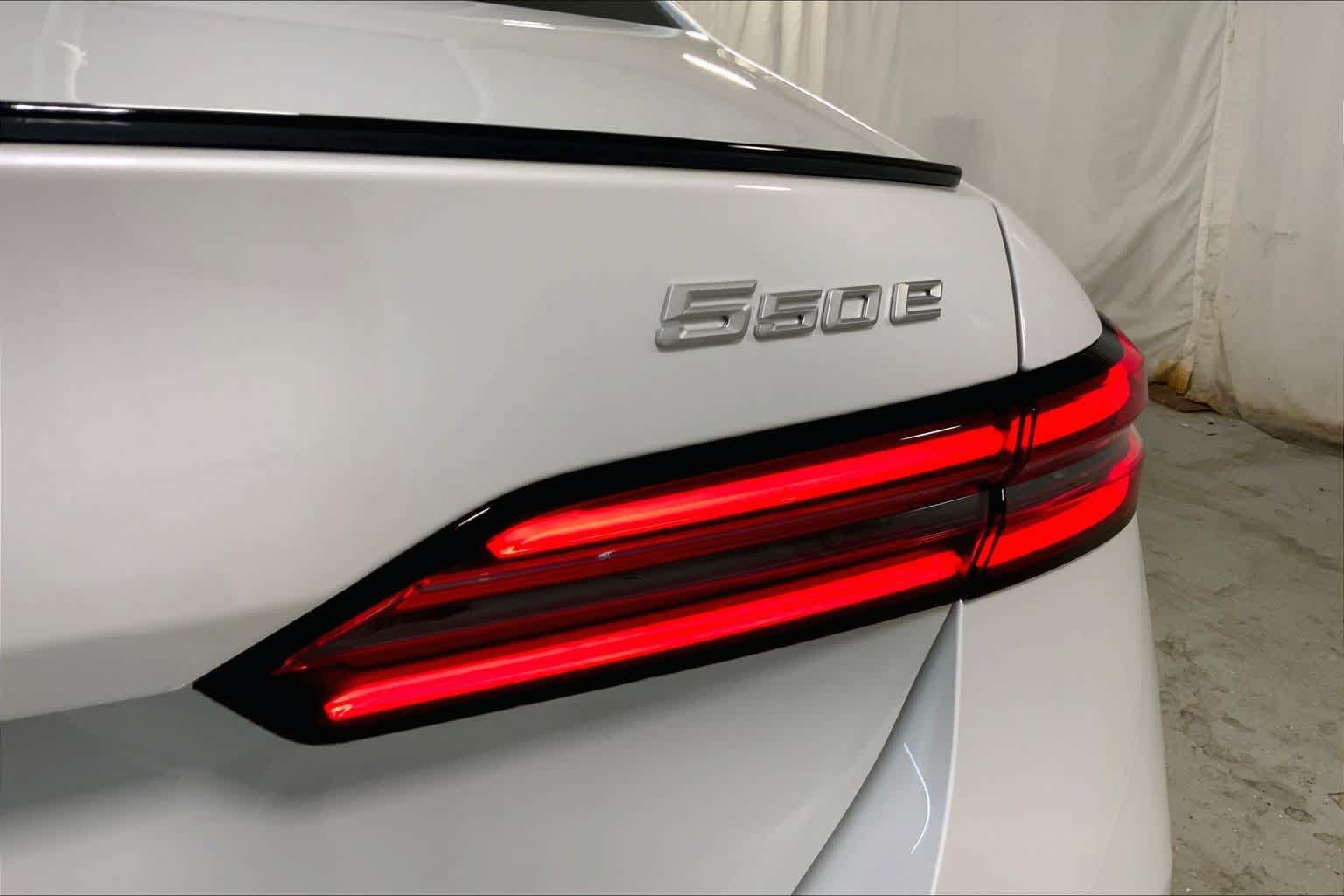 New 2026 BMW 550e xDrive w/ Executive Package AWD/4WD image 15