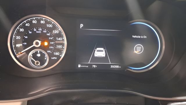 Used 2025 Genesis G70 2.5T AWD/4WD image 29