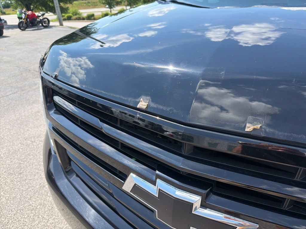 Used 2018 Chevrolet Suburban Premier AWD/4WD image 18