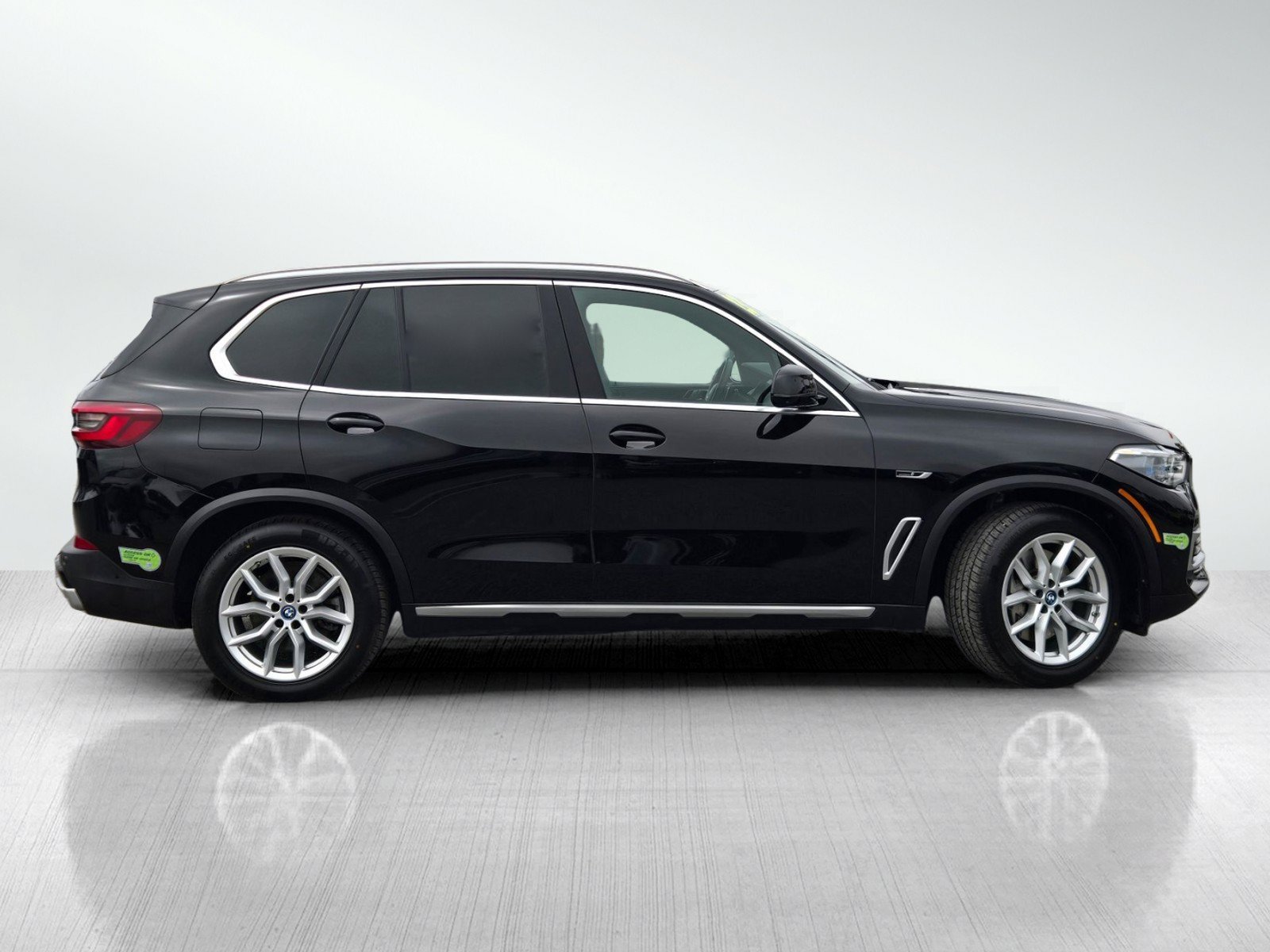 Used 2023 BMW X5 xDrive45e w/ Executive Package AWD/4WD image 3