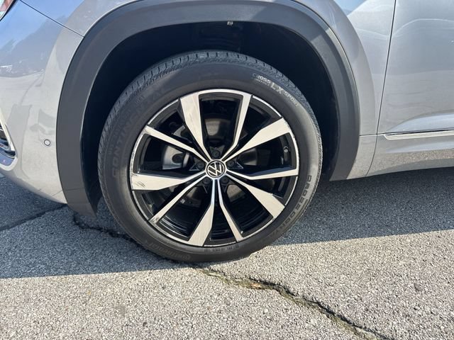 Used 2024 Volkswagen Atlas SEL Premium R-Line AWD/4WD image 32