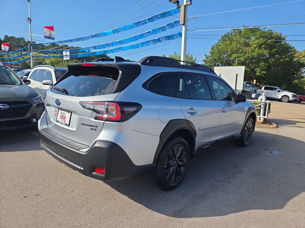 Certified 2025 Subaru Outback Onyx Edition XT AWD/4WD image 2