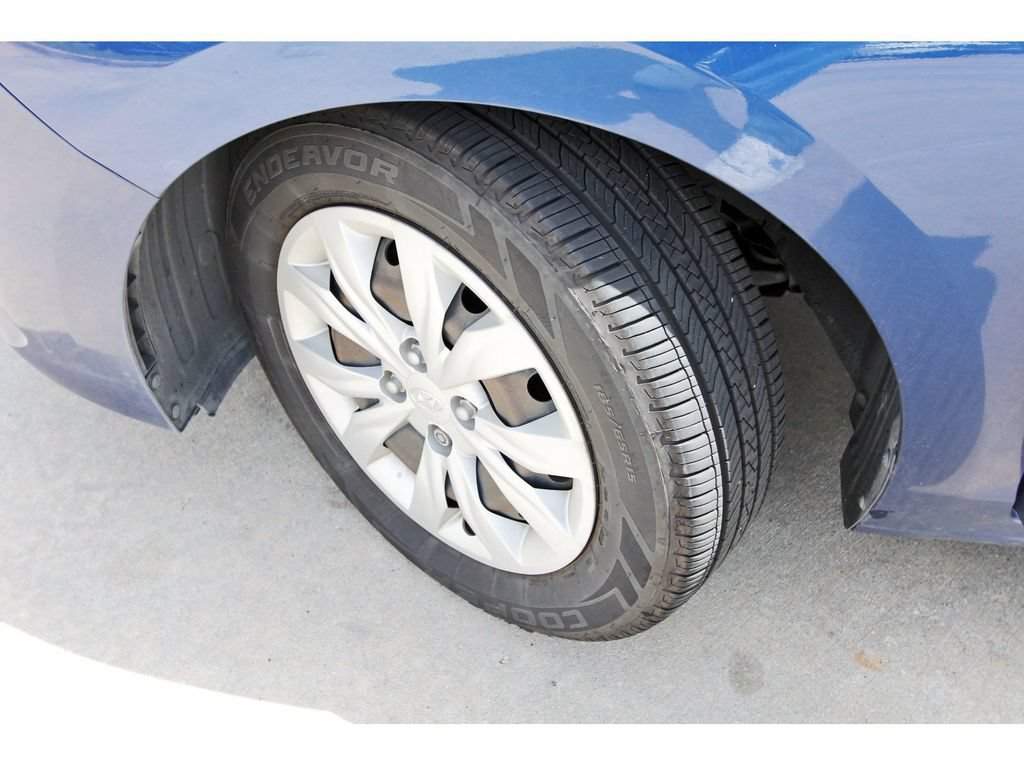 Used 2022 Hyundai Accent SE FWD image 13