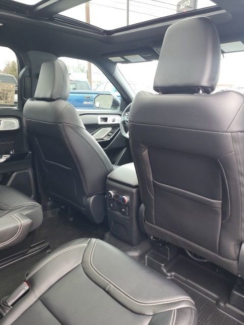 Used 2022 Ford Explorer ST w/ Premium Technology Package image 17