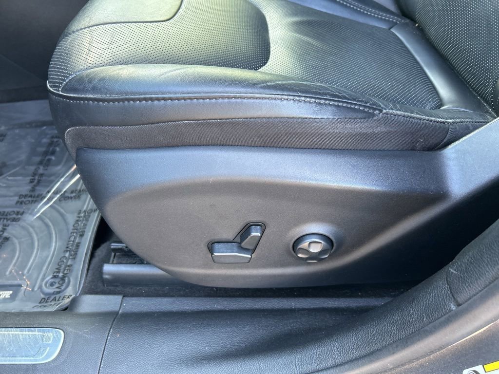 Used 2019 Jeep Cherokee Limited image 15