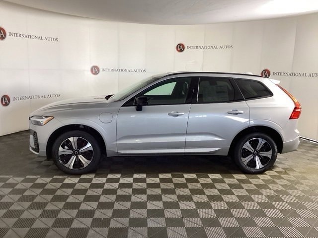 New 2025 Volvo XC60 T8 Core w/ Protection Package Premier image 7