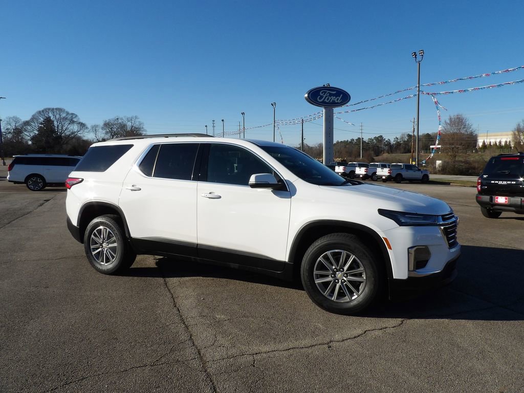 Used 2023 Chevrolet Traverse LT