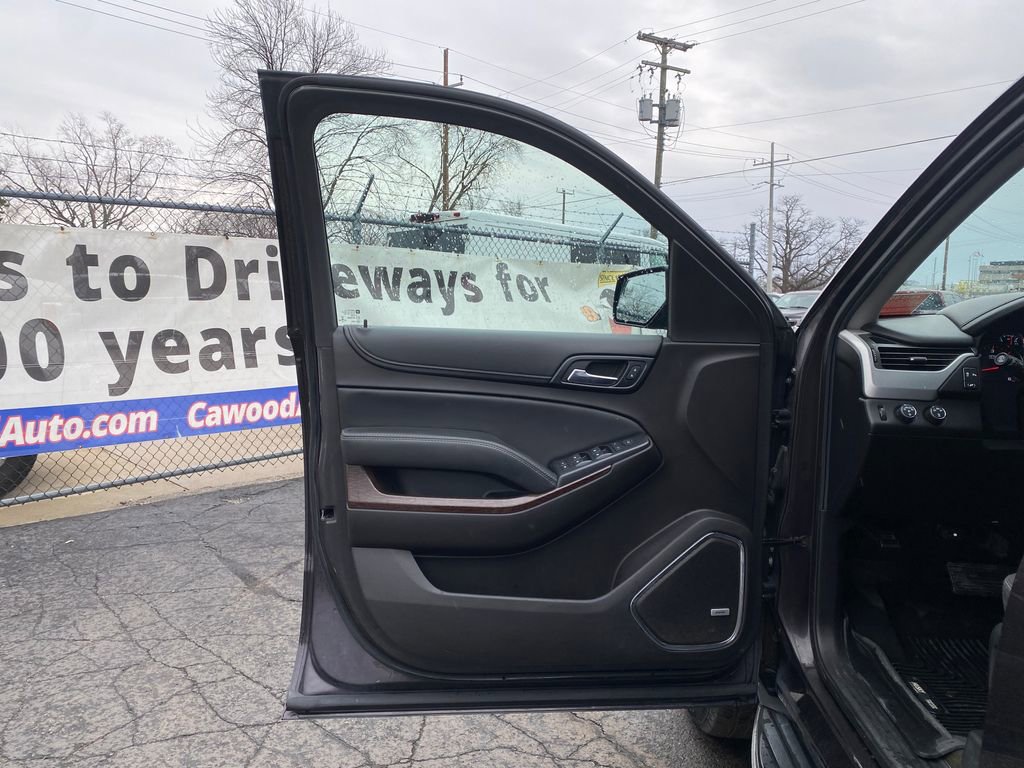 Used 2016 GMC Yukon XL SLE w/ Convenience Package image 11